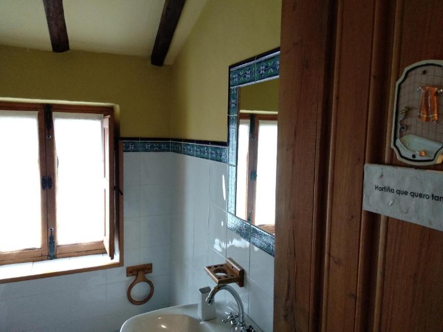Twin Room Private External Bathroom,631033608:JPEG